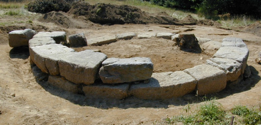   Le monument funéraire  